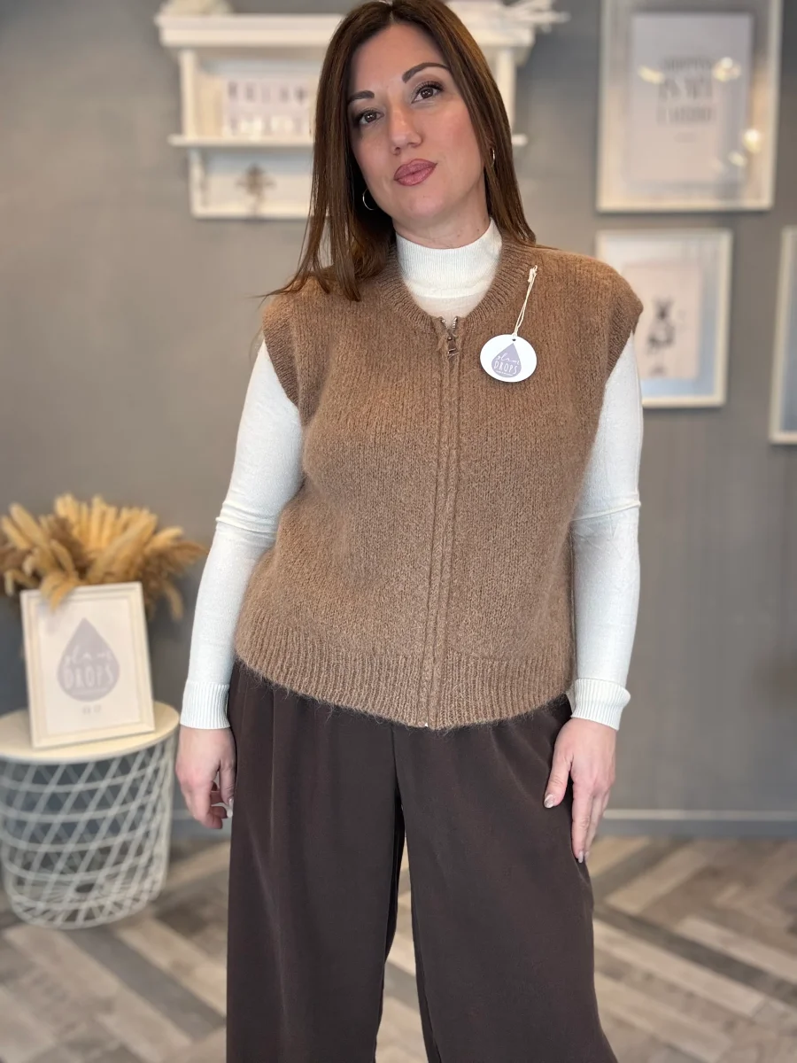 Gilet in maglia con zip camel - immagine 2