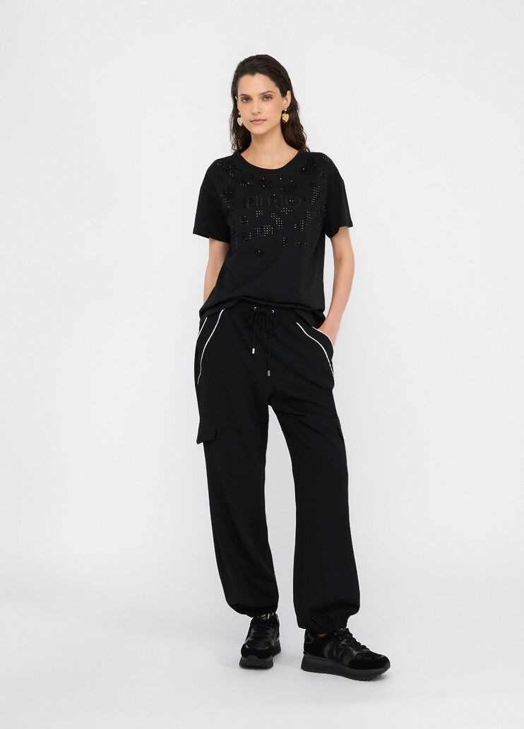 T-shirt con borchie - immagine 4