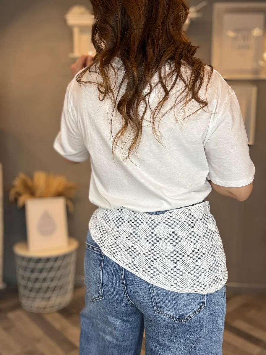 Foulard triangolare in pizzo rombi - immagine 7