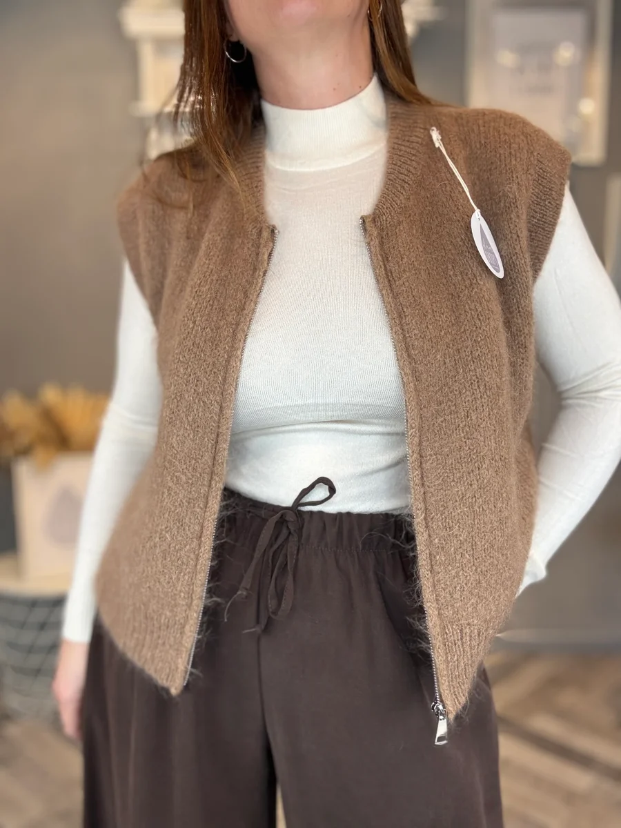 Gilet in maglia con zip camel - immagine 8
