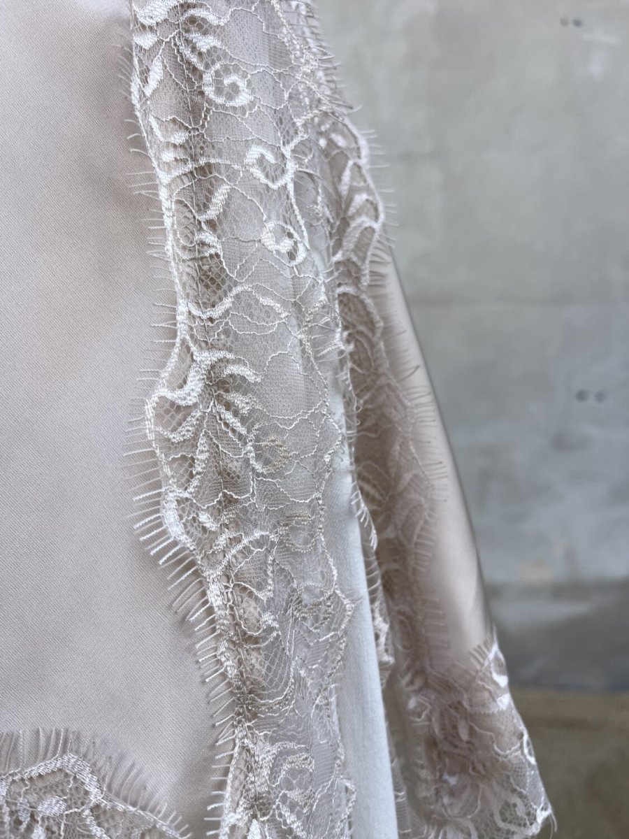 Lingerie in pizzo crema - immagine 4