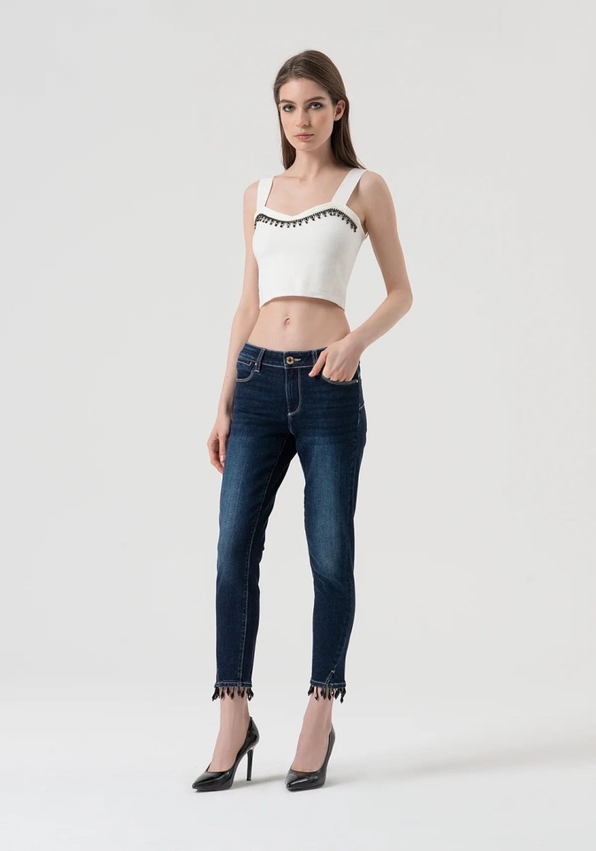 Jeans slim cropped push up in denim scuro - immagine 2